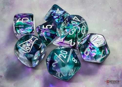 Nebula Flourite/white Polyhedral Lab Dice - 8 stuks